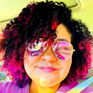 Meet your Posher, Elizabeth